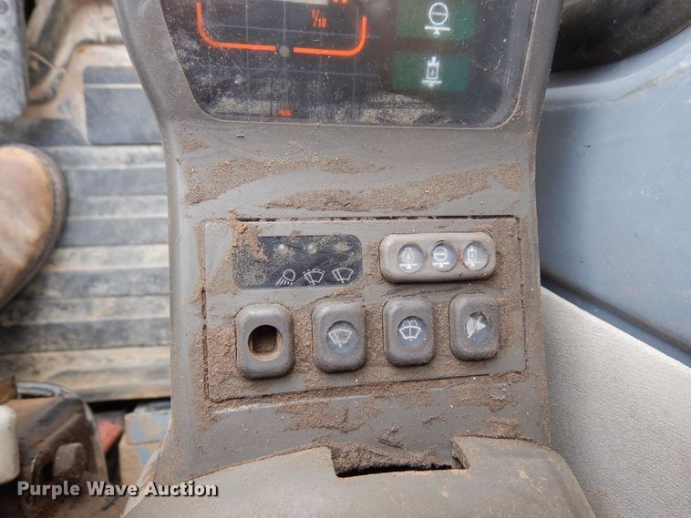 image for item DR1229 1994 John Deere 490E  excavator