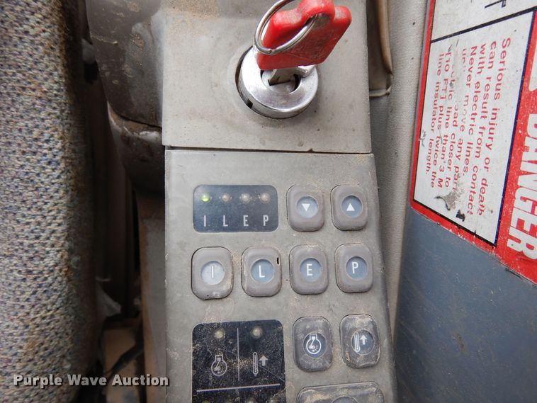 image for item DR1229 1994 John Deere 490E  excavator