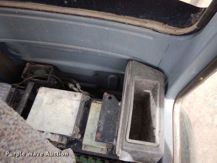 image for item DR1229 1994 John Deere 490E  excavator