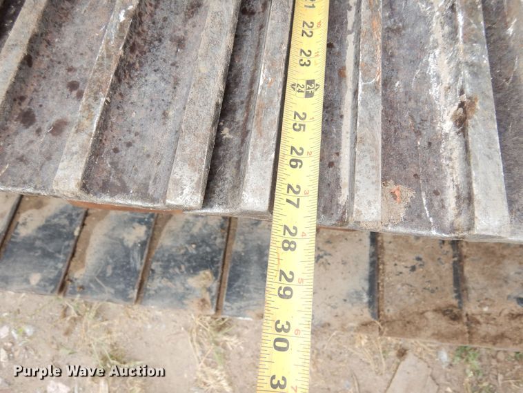 image for item DR1229 1994 John Deere 490E  excavator