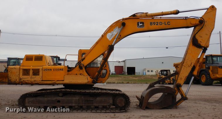 image for item DR1243 1991 John Deere 892D LC  excavator