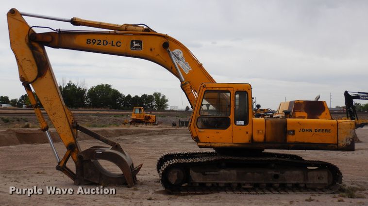 image for item DR1243 1991 John Deere 892D LC  excavator