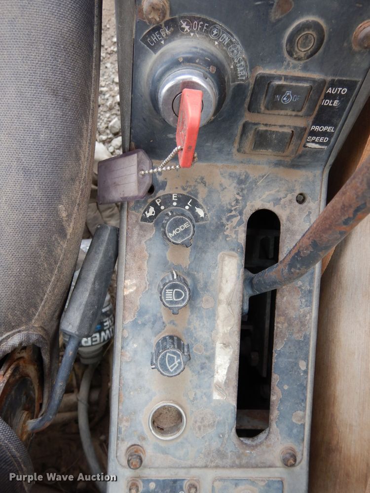 image for item DR1243 1991 John Deere 892D LC  excavator