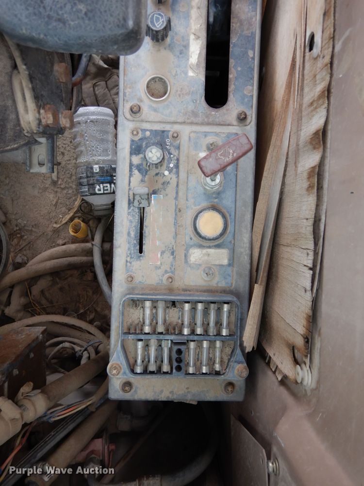 image for item DR1243 1991 John Deere 892D LC  excavator