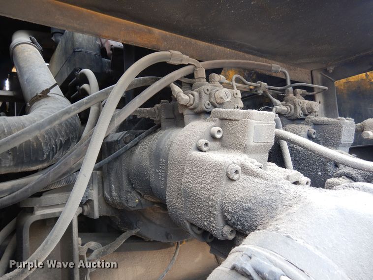 image for item DR1243 1991 John Deere 892D LC  excavator