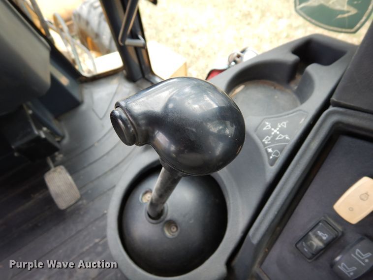 image for item DR1247 2007 John Deere 410J  backhoe