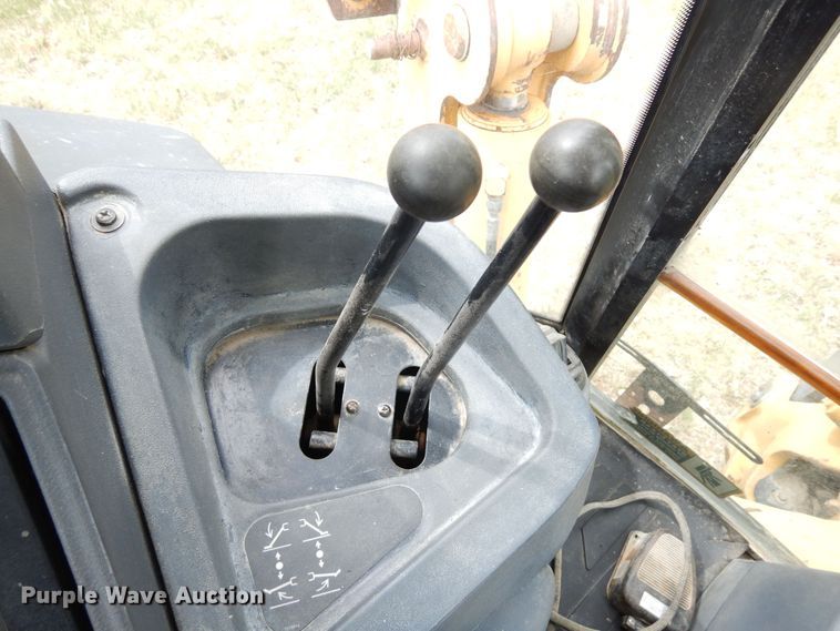 image for item DR1247 2007 John Deere 410J  backhoe