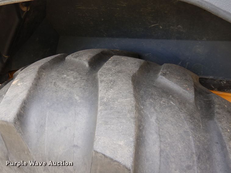 image for item DR1247 2007 John Deere 410J  backhoe