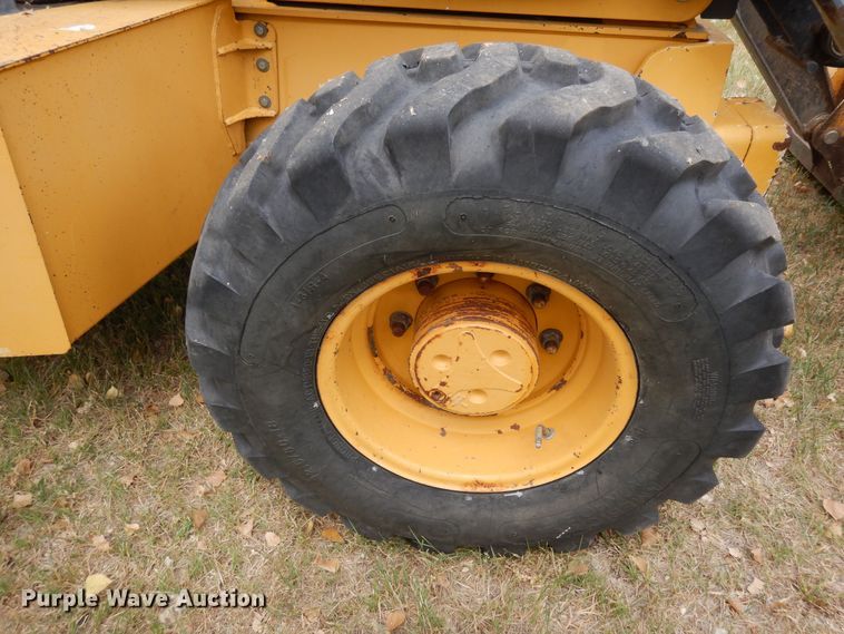 image for item DR1247 2007 John Deere 410J  backhoe