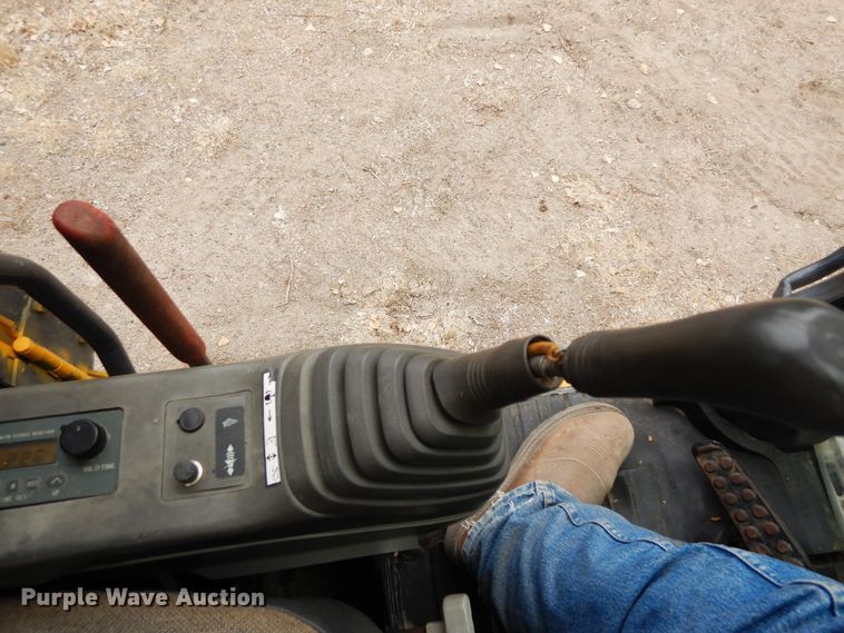 image for item DR1248 2007 John Deere 120C  excavator