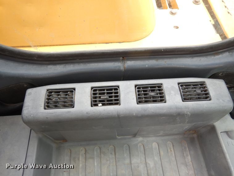 image for item DR1248 2007 John Deere 120C  excavator