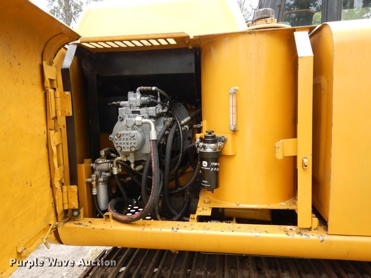 image for item DR1248 2007 John Deere 120C  excavator