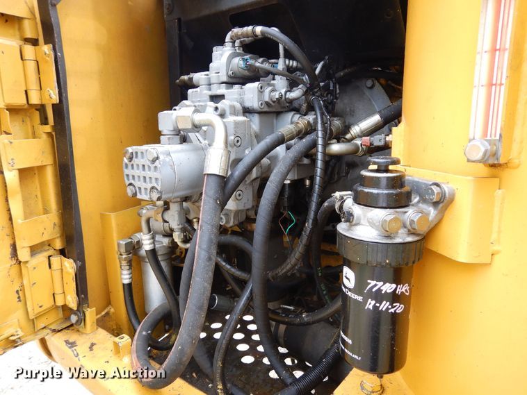 image for item DR1248 2007 John Deere 120C  excavator