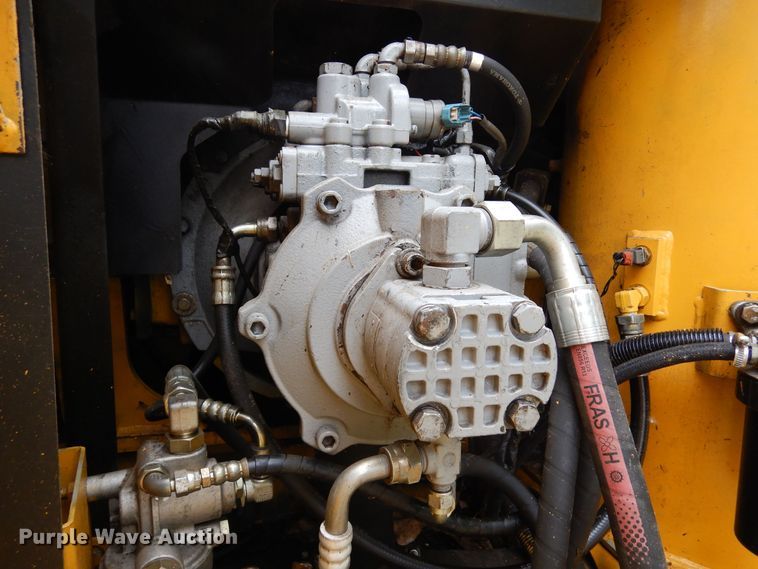 image for item DR1248 2007 John Deere 120C  excavator