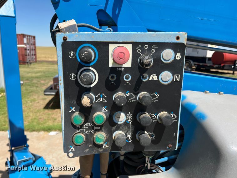 image for item DR1557 2006 Genie TZ50  boom lift