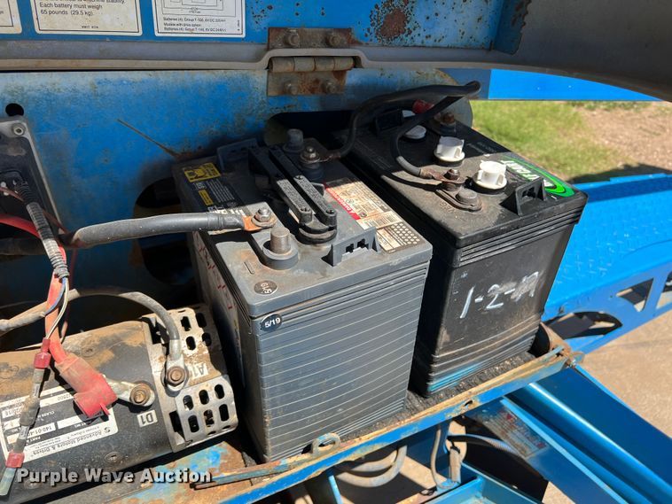 image for item DR1557 2006 Genie TZ50  boom lift