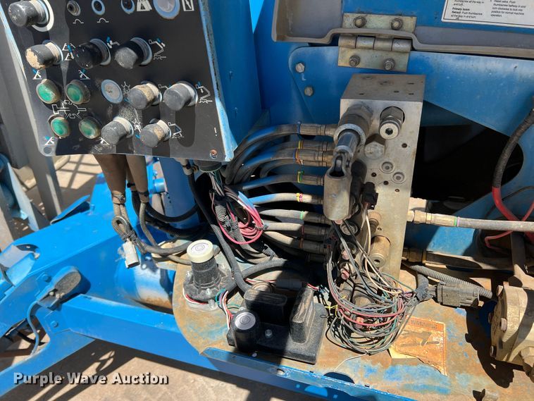 image for item DR1557 2006 Genie TZ50  boom lift