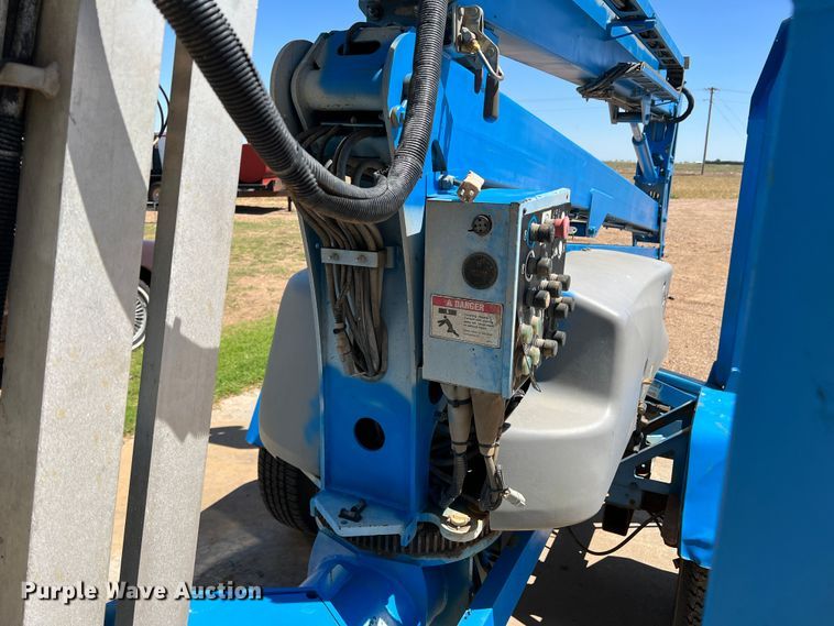 image for item DR1557 2006 Genie TZ50  boom lift