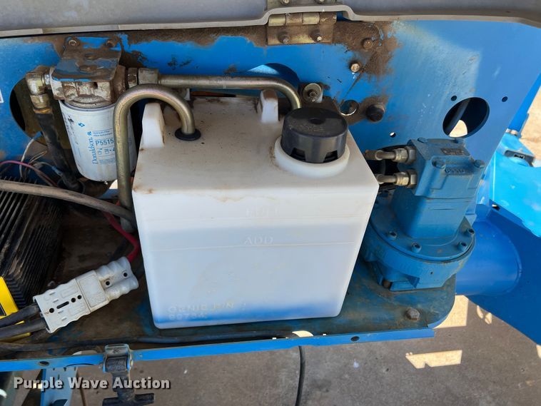 image for item DR1557 2006 Genie TZ50  boom lift