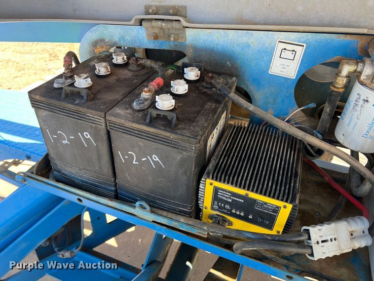 image for item DR1557 2006 Genie TZ50  boom lift