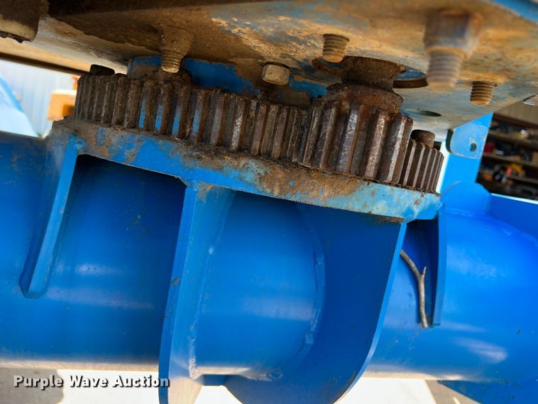 image for item DR1557 2006 Genie TZ50  boom lift