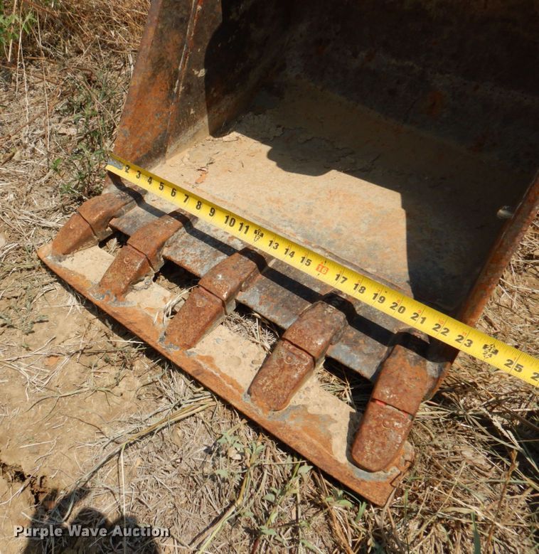 image for item DR1916 Excavator bucket