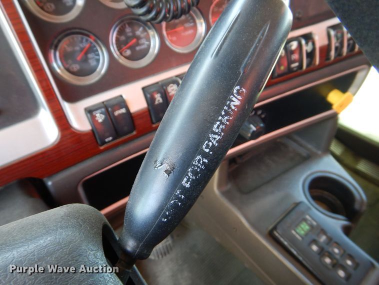 image for item DS8059 2008 Kenworth T800  dump truck