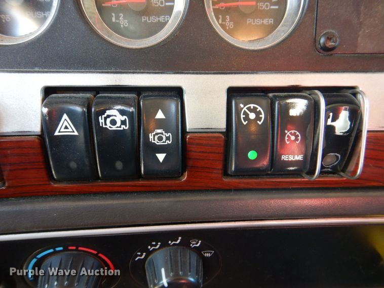 image for item DS8059 2008 Kenworth T800  dump truck