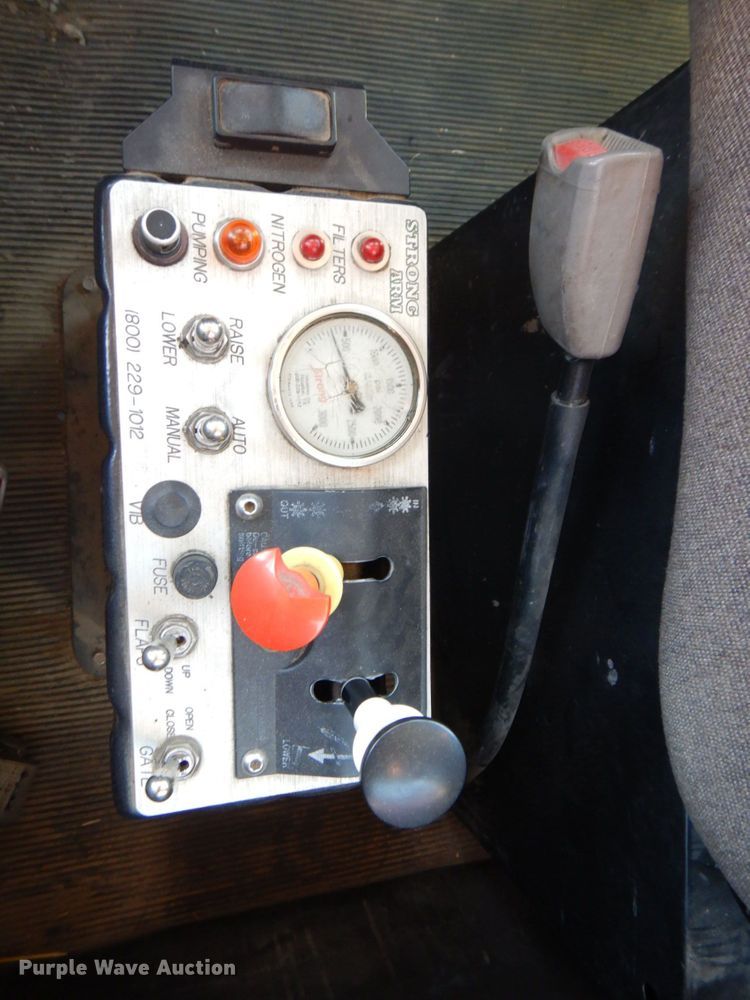 image for item DS8059 2008 Kenworth T800  dump truck