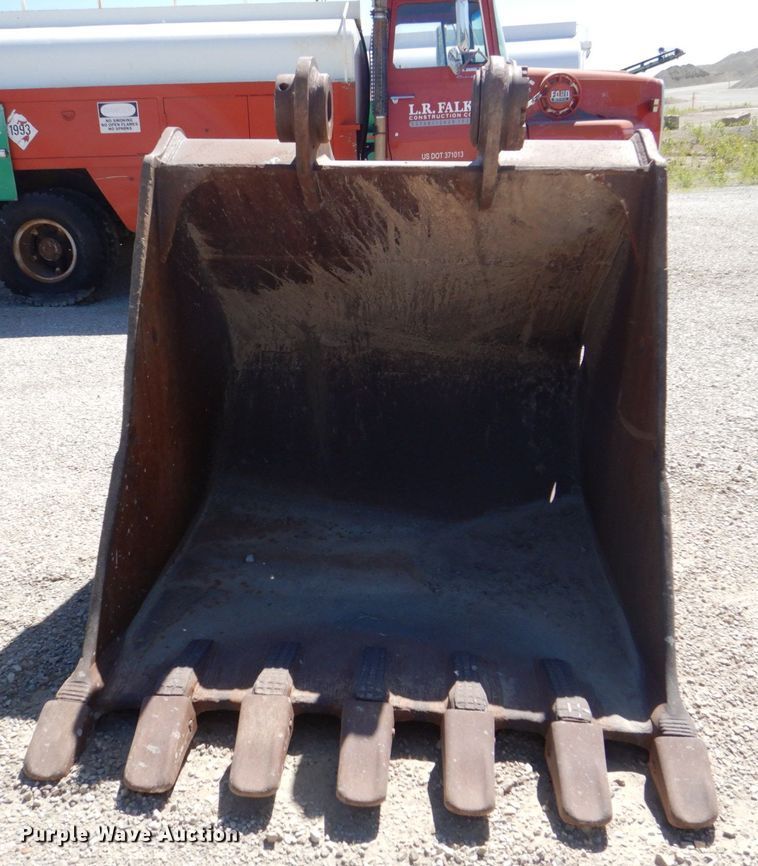 image for item DS8062 Caterpillar  excavator bucket