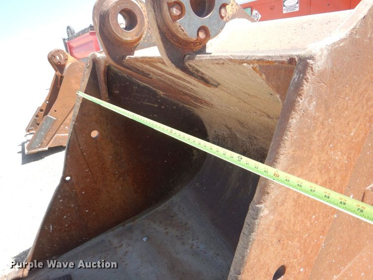 image for item DS8062 Caterpillar  excavator bucket