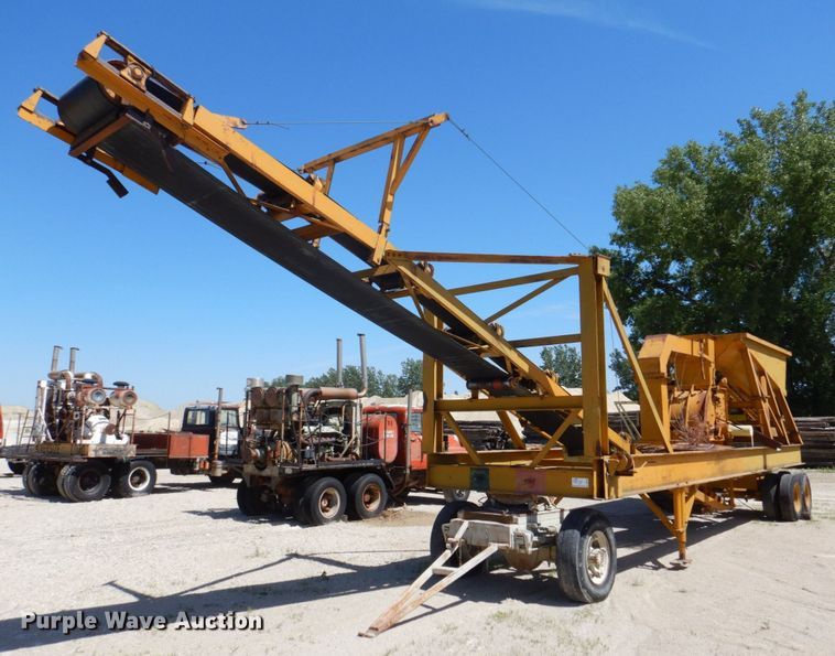 image for item DS8066 Cedarapids  hammer mill