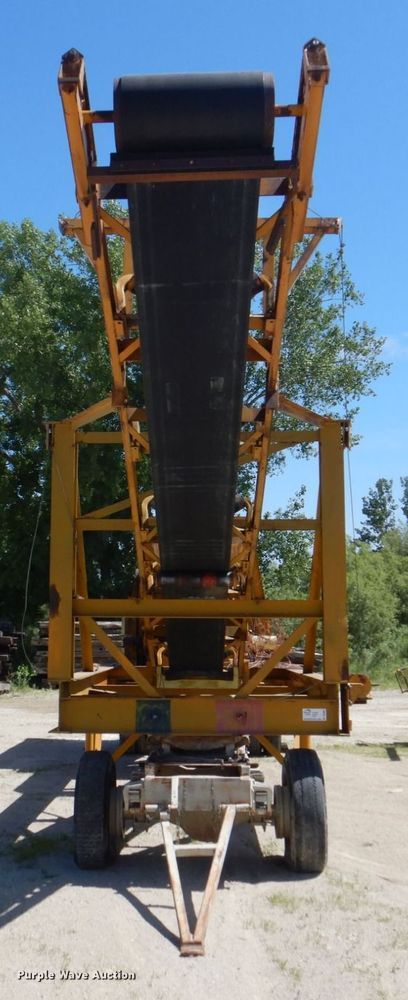 image for item DS8066 Cedarapids  hammer mill