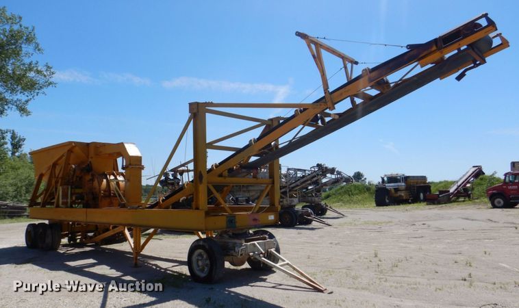 image for item DS8066 Cedarapids  hammer mill