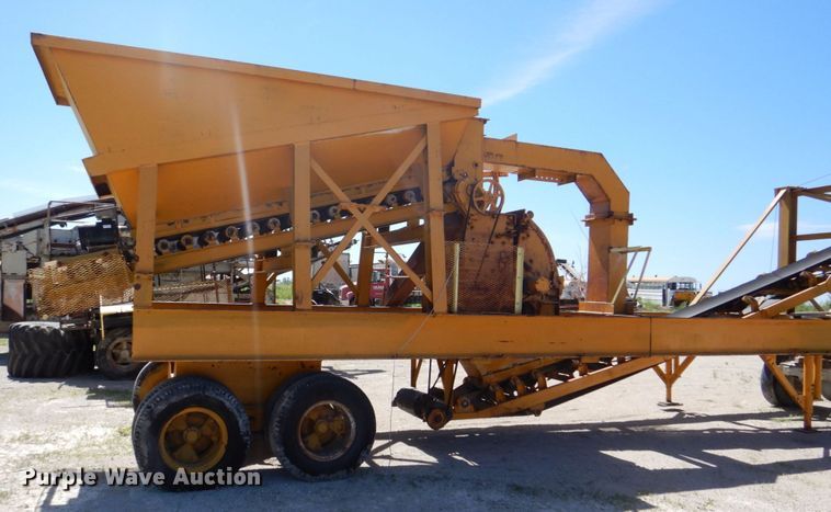 image for item DS8066 Cedarapids  hammer mill