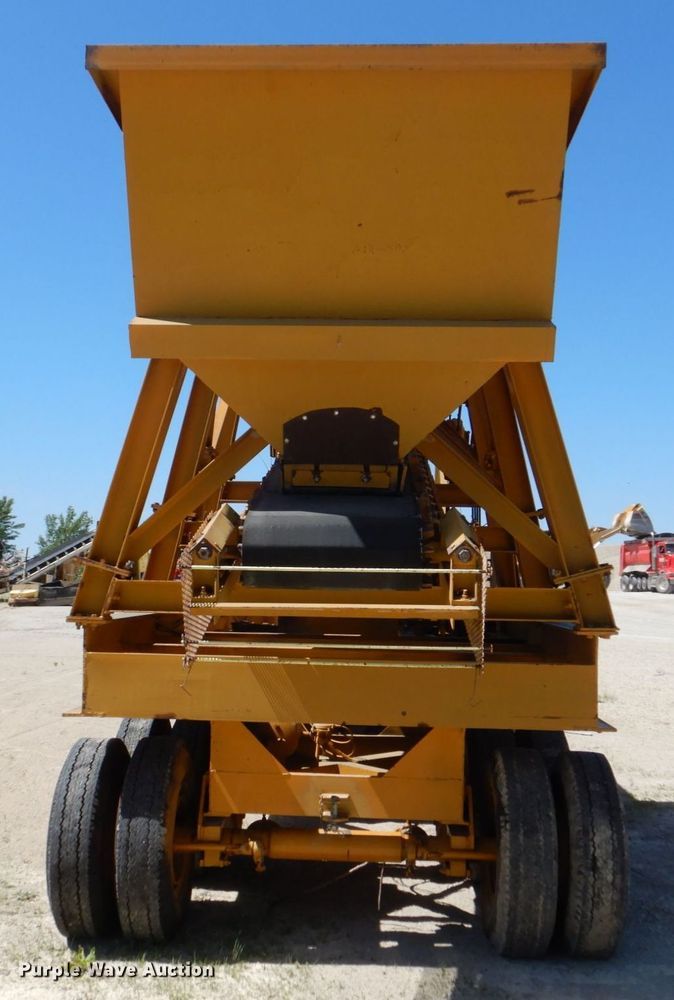 image for item DS8066 Cedarapids  hammer mill