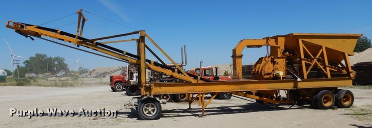 image for item DS8066 Cedarapids  hammer mill