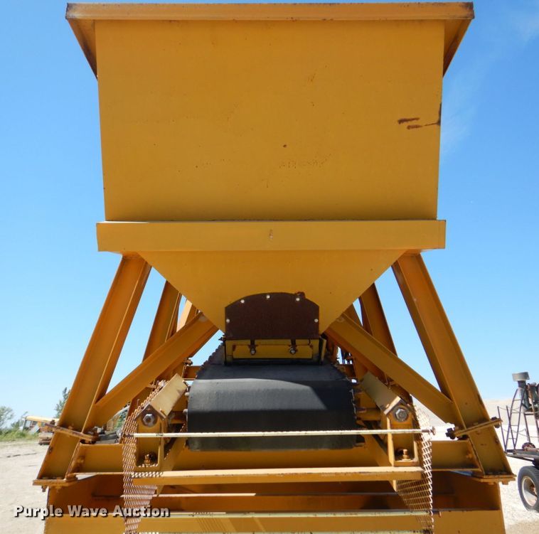 image for item DS8066 Cedarapids  hammer mill