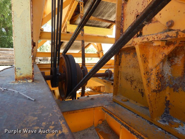 image for item DS8066 Cedarapids  hammer mill