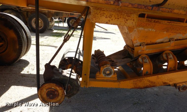 image for item DS8066 Cedarapids  hammer mill