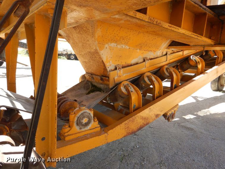 image for item DS8066 Cedarapids  hammer mill