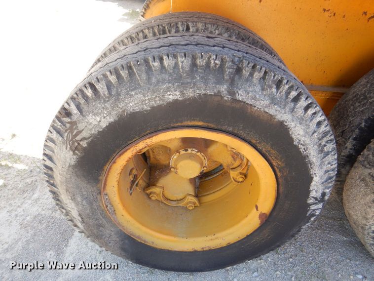 image for item DS8066 Cedarapids  hammer mill