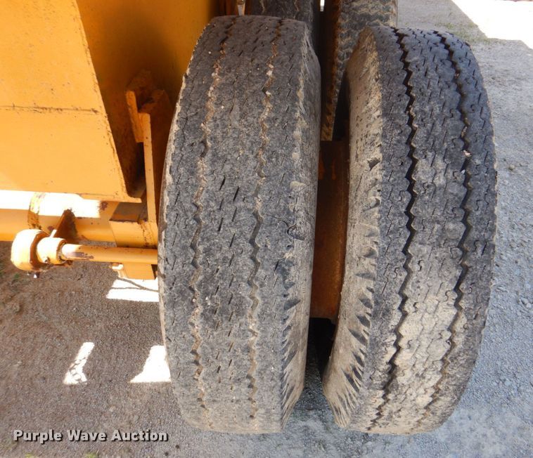 image for item DS8066 Cedarapids  hammer mill