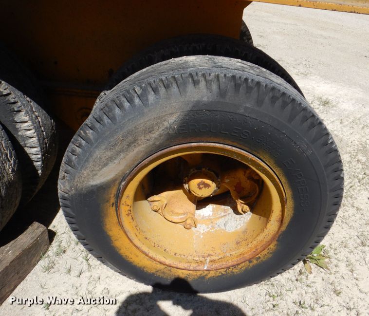 image for item DS8066 Cedarapids  hammer mill