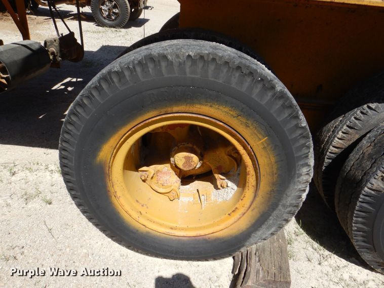 image for item DS8066 Cedarapids  hammer mill