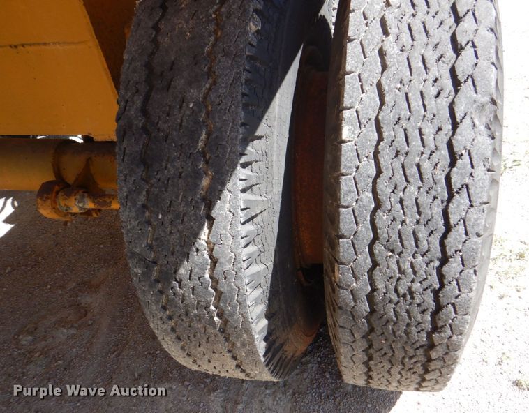 image for item DS8066 Cedarapids  hammer mill