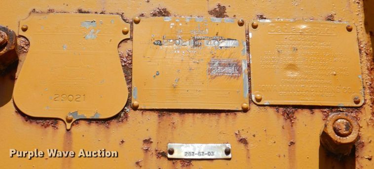 image for item DS8066 Cedarapids  hammer mill