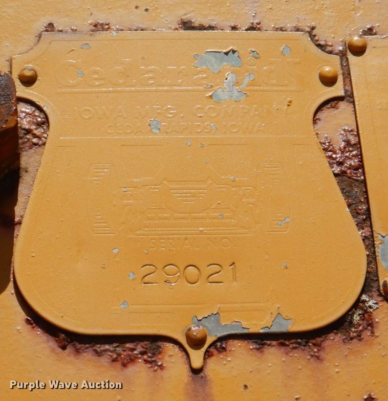 image for item DS8066 Cedarapids  hammer mill