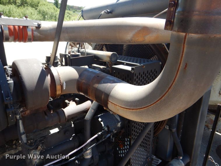 image for item DS8067 2002 Cummins QSK19-P700  power unit