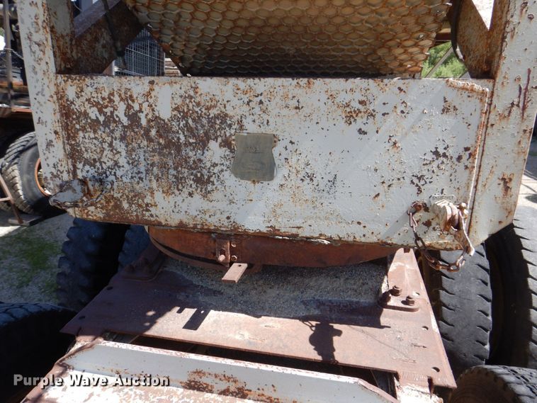 image for item DS8068 Cedarapids  screen